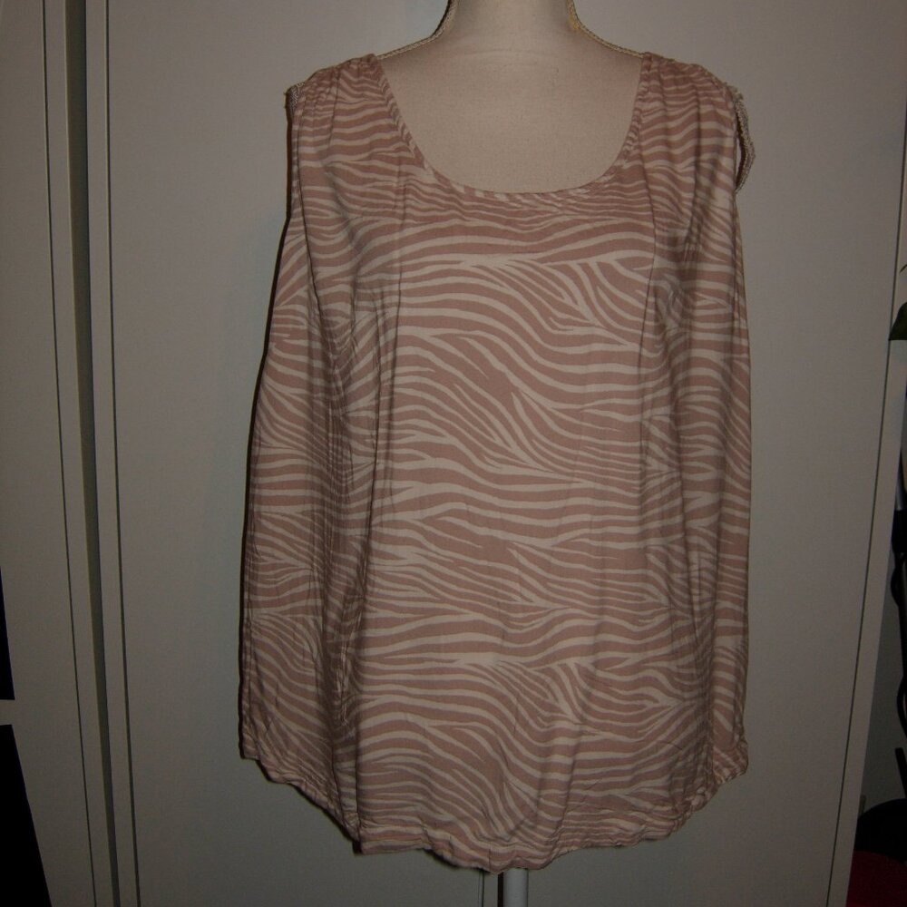 EVRI Sleeveless Top 1X